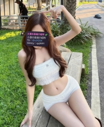 #甜美中帶性感的外型 胸前的雙峰觸感一流。她口技高超，技巧嫻熟 能帶給你無窮快感