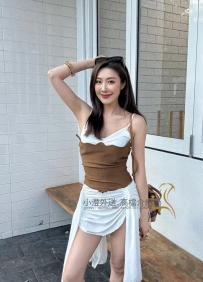 身材比例好漂亮外型 性慾很強  體力好  很耐操
