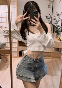 甜美可愛的她，素顏出擊超迷人白嫩可愛 經驗不多但是配合度高，可多節慢慢開發