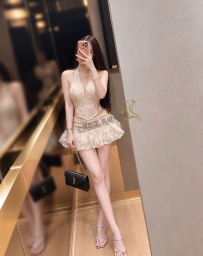 氣質女神出場，不輸麻豆等級，A4的水蛇腰+水滴奶 笑容超美，加上拿手絶活的女上位，勾