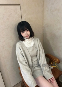#啦啦隊實習生  #小隻柔軟小蠻腰 搶眼的外貌 很會挑逗