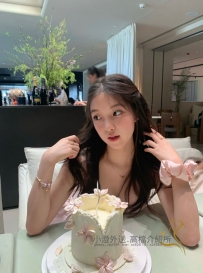 陽光開朗，善製造氣氛，電眼迷人，讓男人有騎士慾