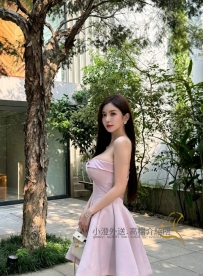 E罩杯渾圓堅挺 身材前凸後翹
