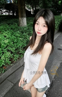長相甜美可愛 有點害羞有點性感  鄰家乖乖女孩 膚質很好白晳柔嫩